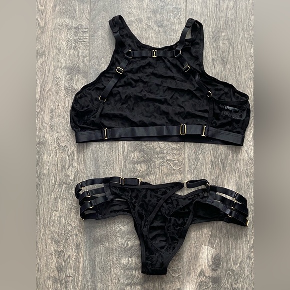 Yandy 2 piece black leopard print lingerie - Picture 5 of 7